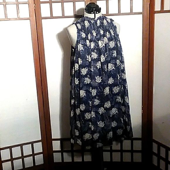 NWT Joie mini dress sz med. Black and grey floral print lined with black - Picture 4 of 16